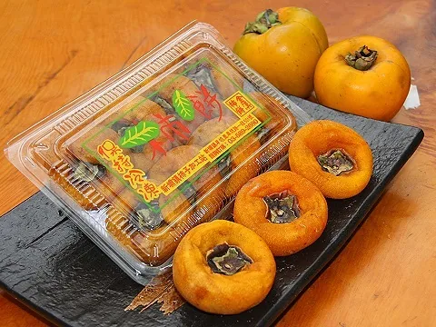 橙紅色的傳統柿餅
